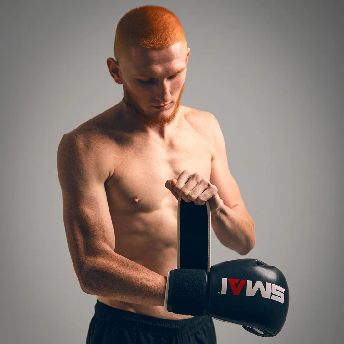 Essentials Boxing Glove Smai